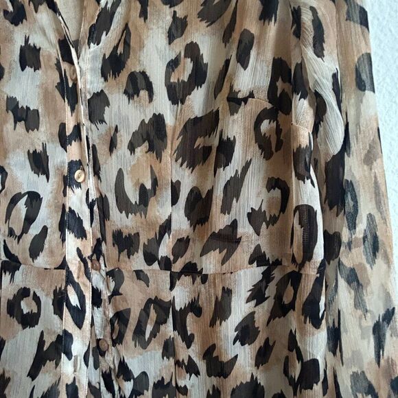 Leopard Lace Cover-Up – Chic and Feminine Layering Piece - Picture 5 of 9